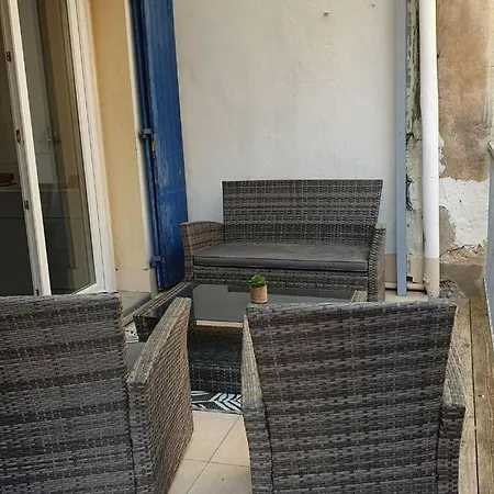 Centre De Apartment *